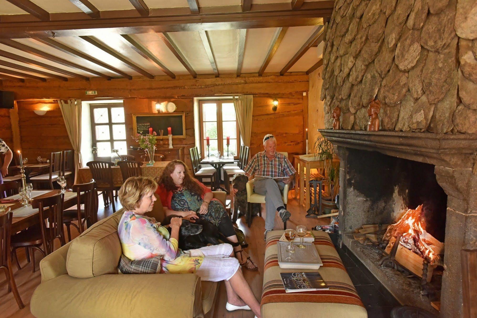 Auberge De La Providence Saint-Donat エクステリア 写真
